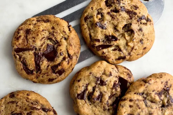 Chocolate Chip Cookies — The Baker & Mom Way
